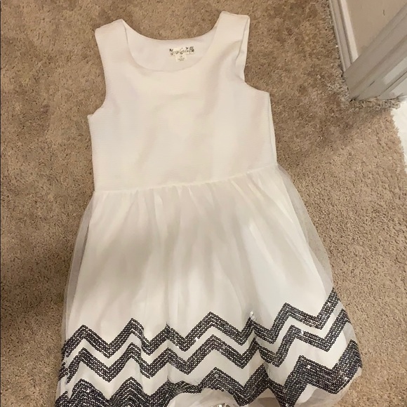 Dresses - Picture 1 of 2